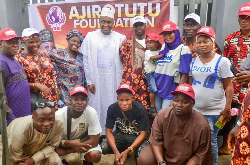 Ajirotutu Foundation Backs Omo Owo, PDP Ahead of 2027, Donates Cash, Relief Items